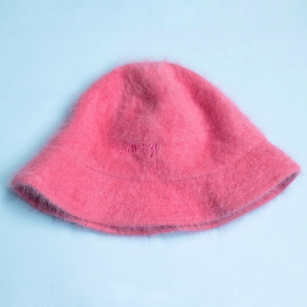 ❌SOLD❌STUSSY pink angora fuzzy bucket hat - Picture 1 of 6